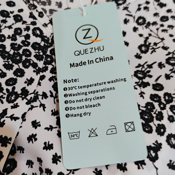 Chic Black and White Women's Blouse - Picture 3 of 8